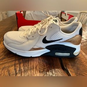Nike Air Max Excee, Women’s 9.5